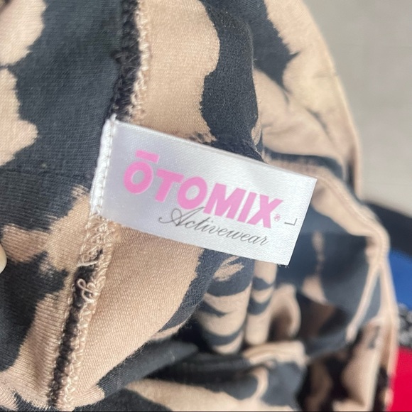 Otomix yoga capri cropped pants Size L - Picture 8 of 10